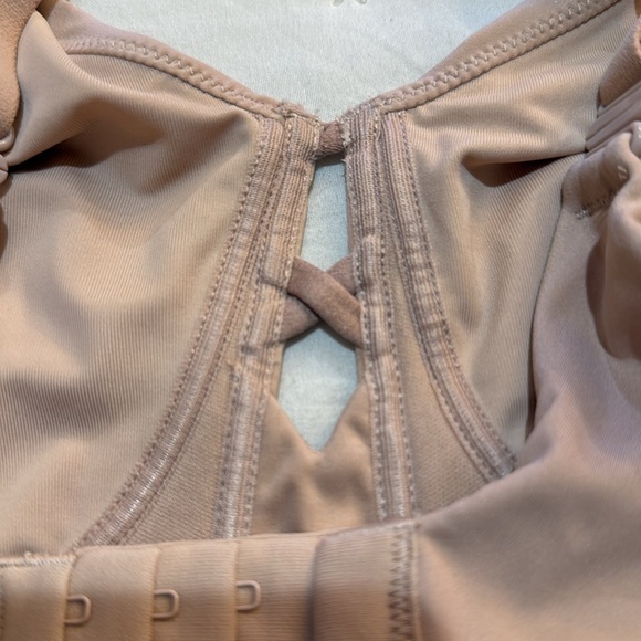 Bare Necessities The Absolute Wire-free Minimizer Size 34G NWOT Nude - Picture 7 of 8